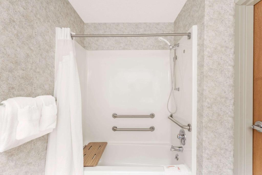 Room image 5